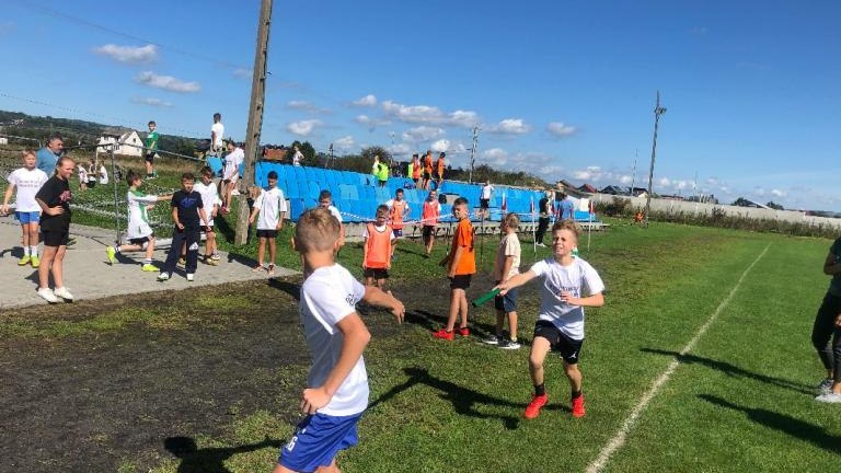Gminne Sztafetowe Biegi Przełajowe (13).JPG