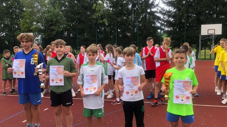 Mistrzostwa Gminy Podegrodzie w mini koszykówce - Igrzyska Dzieci (12).JPG