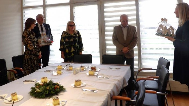 Wigilia z Dyrektorami, szkół i przdszkoli (13).JPG
