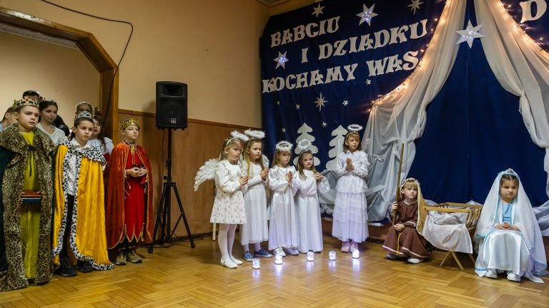 m55-dzien-babci-i-dziadka-podegrodzie-20240125-5T1A6867.jpg