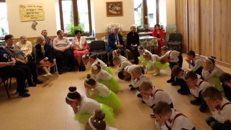 Dzień Kobiet w Placówce (12).JPG