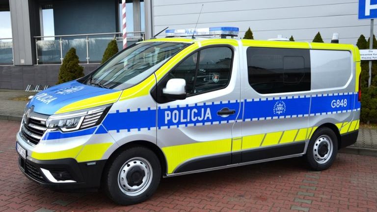 Renault Trafic w nowym oznakowaniu.JPG