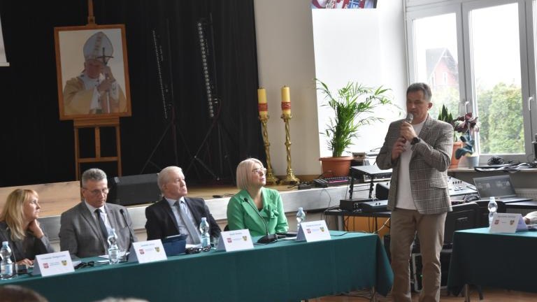 Foto.GOK Podegrodzie (1).JPG