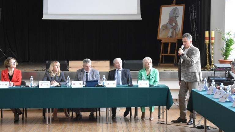 Foto.GOK Podegrodzie (7).JPG