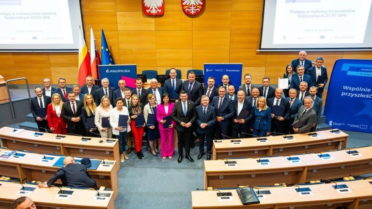 m124-Promesy-Krakow-Sejmik-MMM08664-Poprawione-Szum.jpg