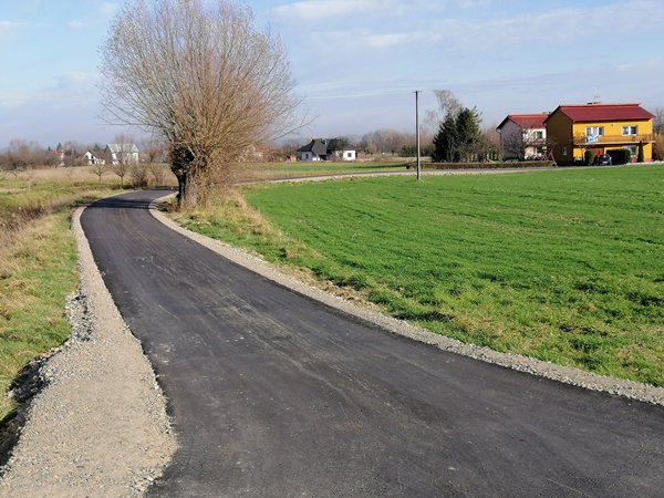 2) Droga do Olszaka w miejscowości Stadła.jpg
