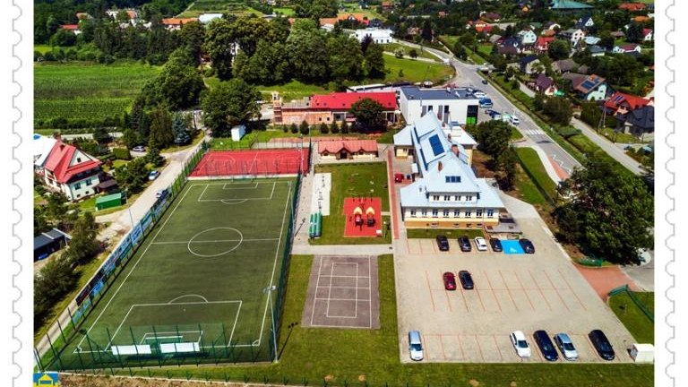 Brzezna Gminny żłobek, przedszkole, stołówka oraz ORLIK2012(3).jpg