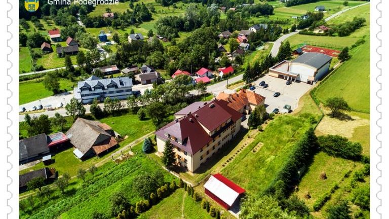 Gostwica - widok na Szkołę Podstawową w Gostwicy