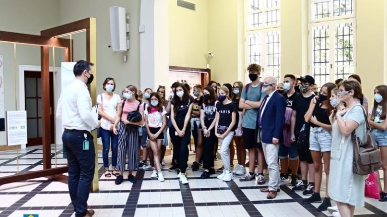 uczniowie SP w Brzeznej na wycieczce (12).JPG