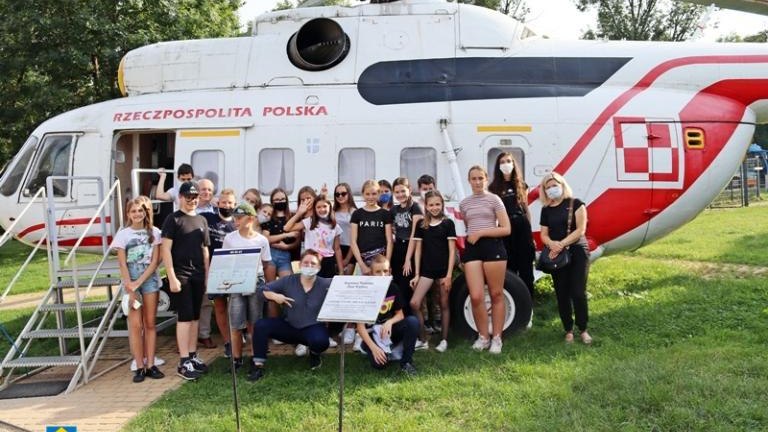 uczniowie SP w Brzeznej na wycieczce (17).JPG