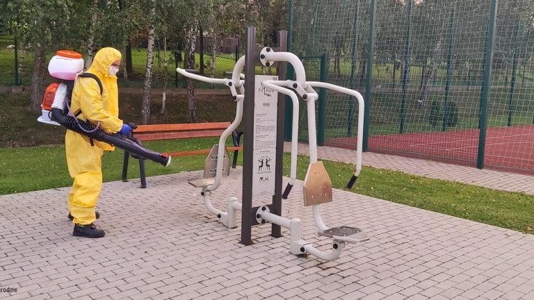 Dezynfekcja obiektów przez OSP (16).jpg