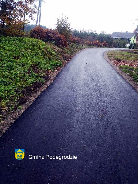 2020 remont drogi gminnej w Rogach (1).jpg