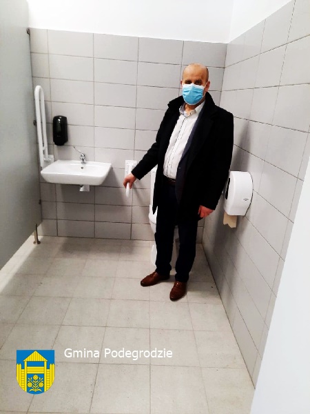 łazienki w Gminnym Przedszkolu w Długołęce-Świerkli (1).jpg