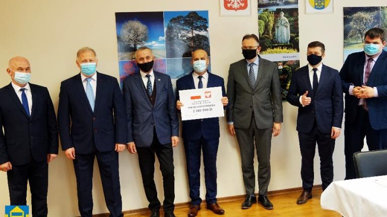 Parlamentarzyści wpierają samorząd (1).JPG