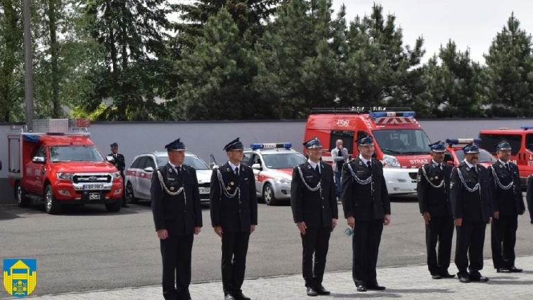 wręczenie promes na samochód bojowy OSP Podrzecze i Brzezna-Litacz (23).JPG