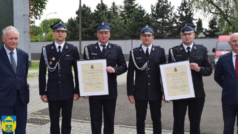 wręczenie promes na samochód bojowy OSP Podrzecze i Brzezna-Litacz (4).JPG