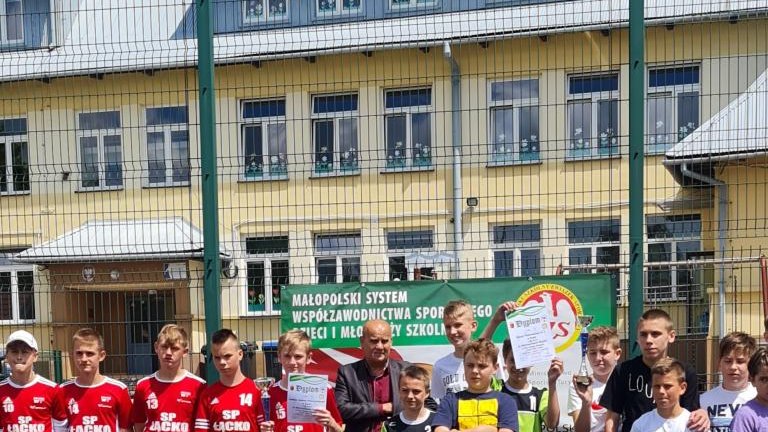 Mistrzostwa Rejonowe w piłce nożnej chłopców - Igrzyska Młodzieży(11).jpg