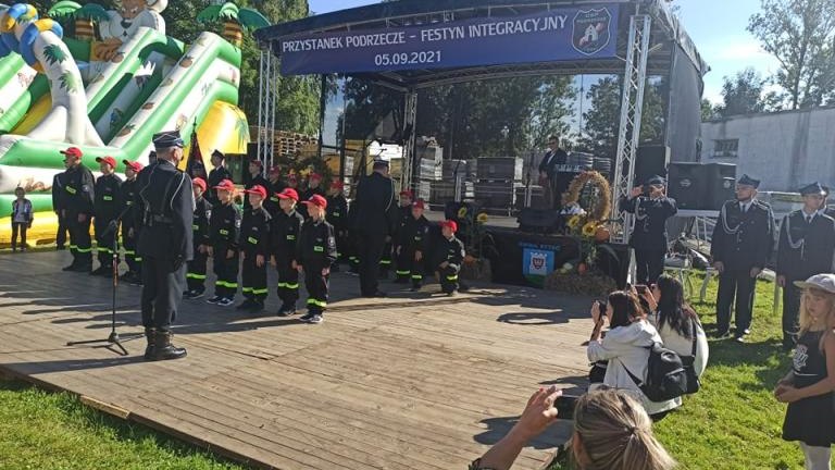 Podrzecze -Ślubowanie Młodzieżowej Drużyny Pożarniczej (1).jpg