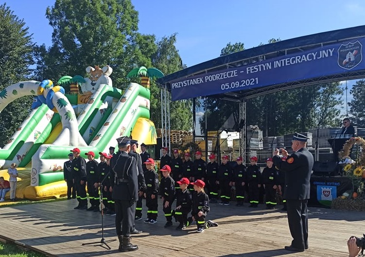 Podrzecze -Ślubowanie Młodzieżowej Drużyny Pożarniczej (16).jpg