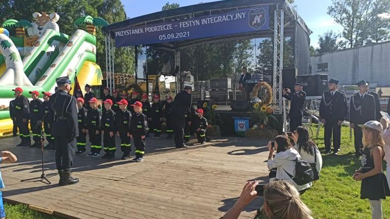 Podrzecze -Ślubowanie Młodzieżowej Drużyny Pożarniczej (2).jpg