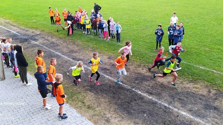Gminne Sztafetowe Biegi Przełajowe (2).jpg