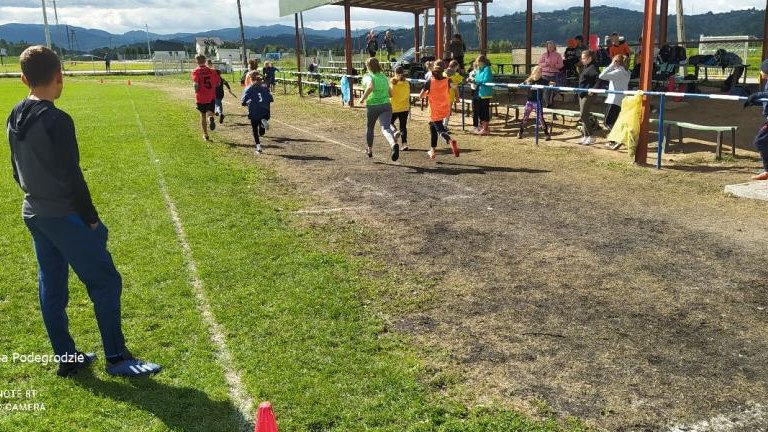 Gminne Sztafetowe Biegi Przełajowe (7).jpg