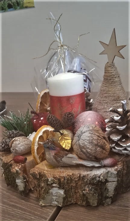 rękodzieło Placówki Dziennej Opieki dla Osób Starszych w Podegrodziu (17).jpg